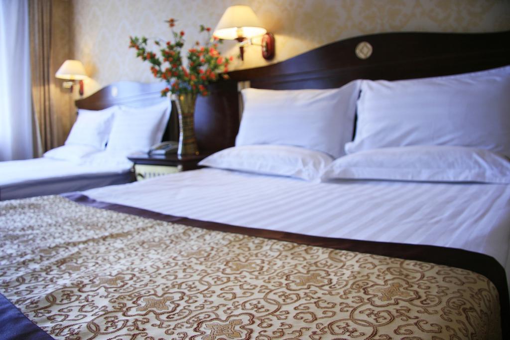 White House Hotel อูลานบาตอร์ ภายนอก รูปภาพ