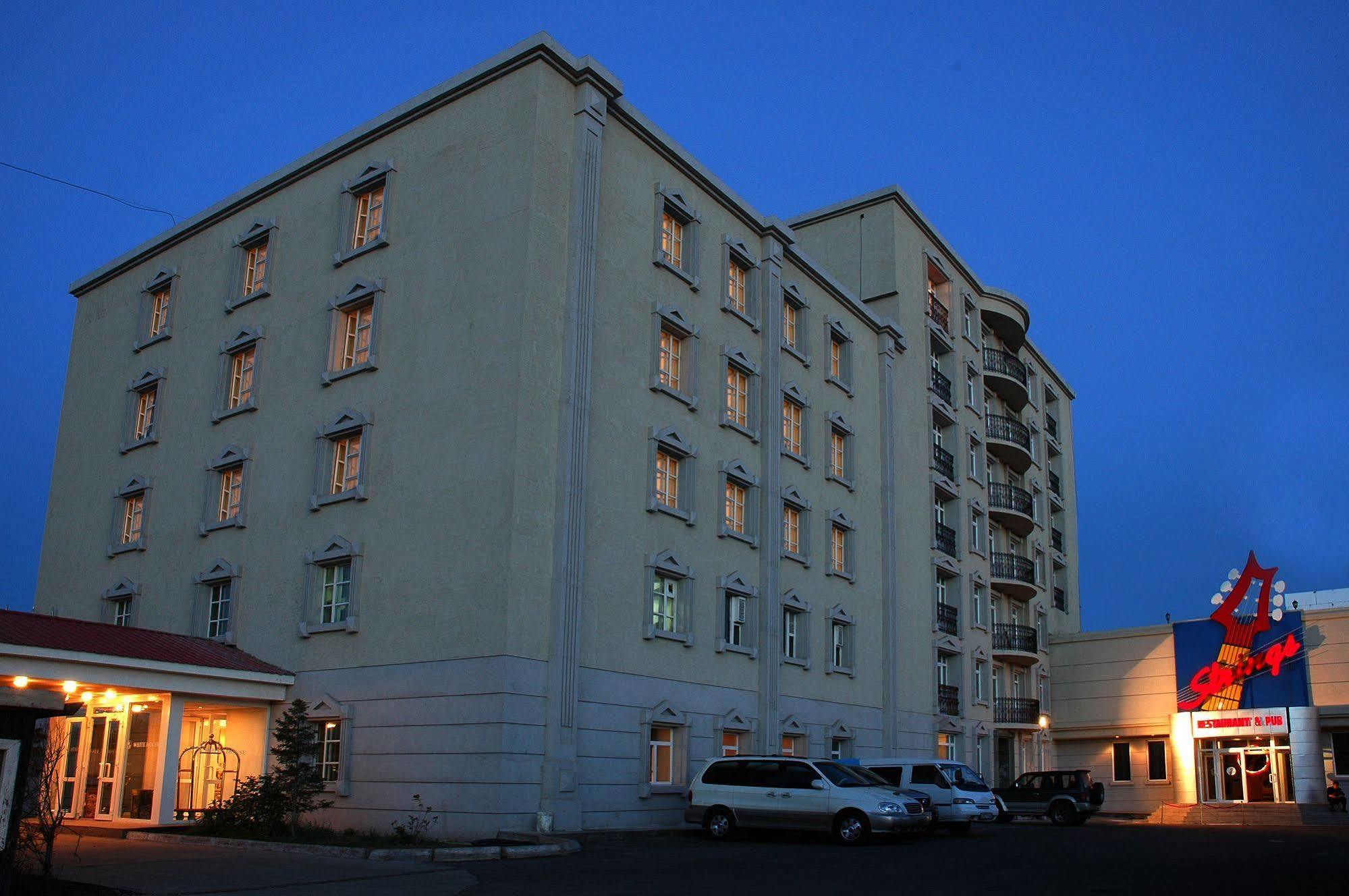 White House Hotel อูลานบาตอร์ ภายนอก รูปภาพ
