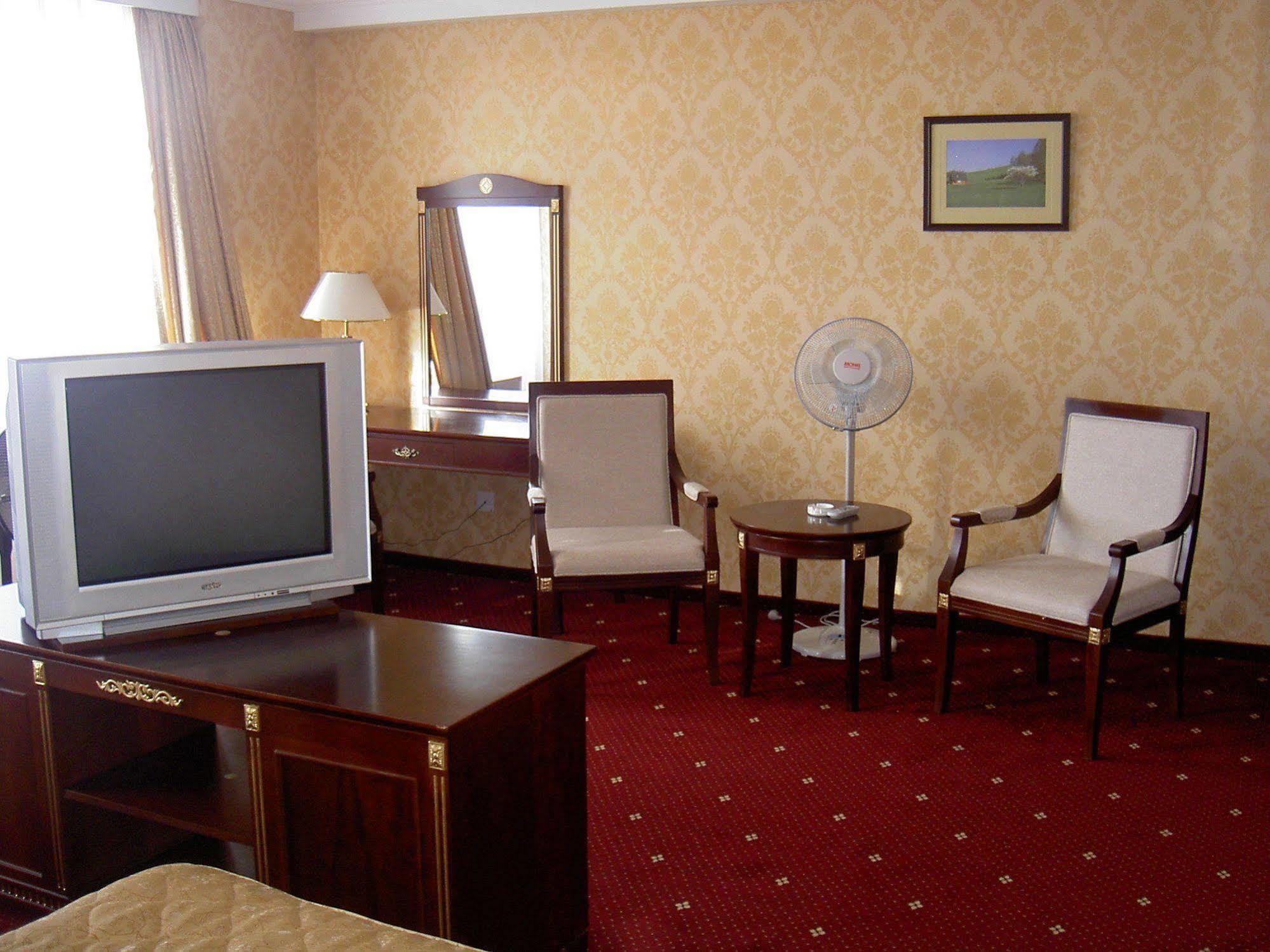 White House Hotel อูลานบาตอร์ ภายนอก รูปภาพ