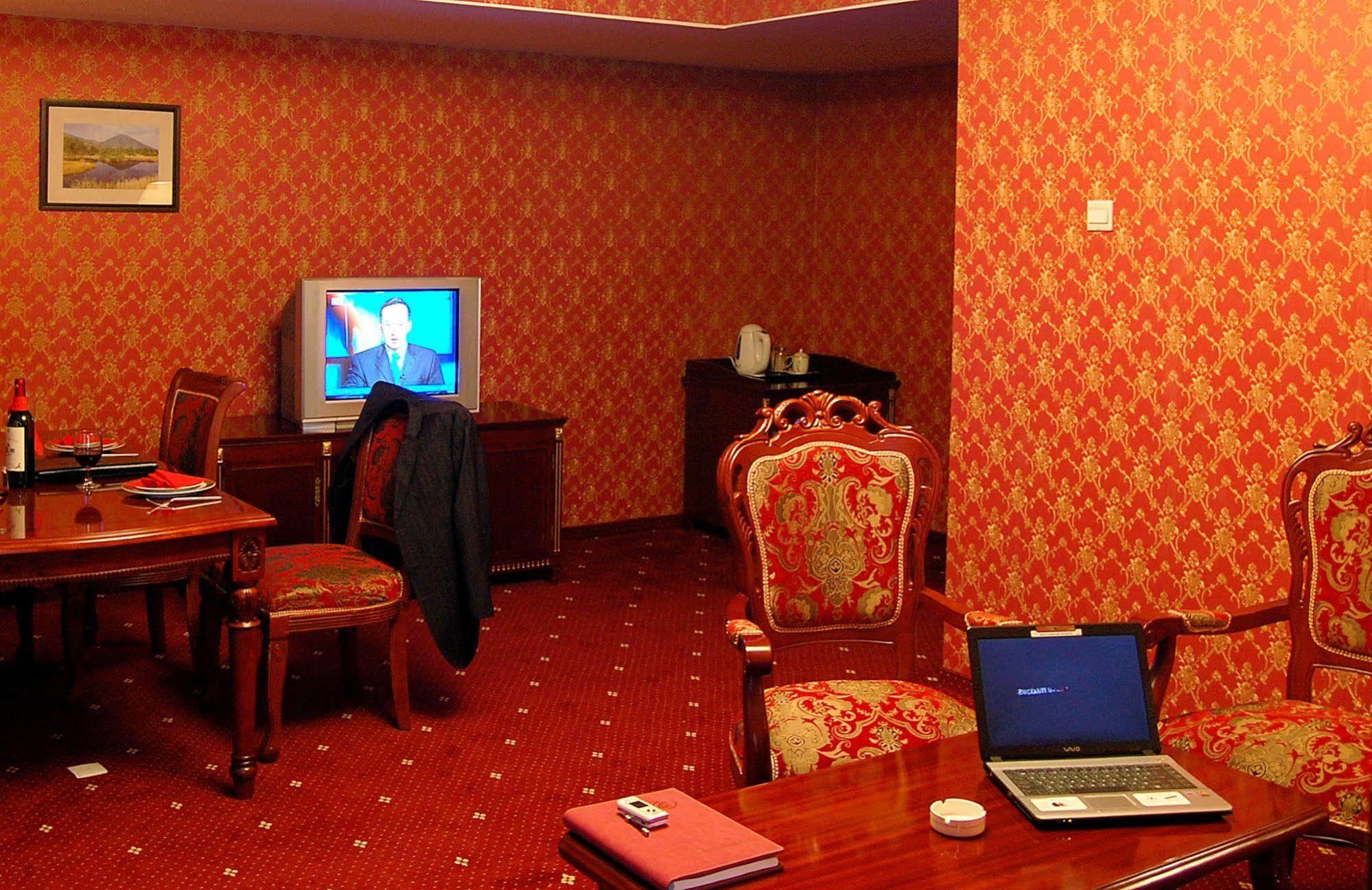 White House Hotel อูลานบาตอร์ ภายนอก รูปภาพ